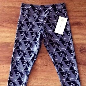Hallow & Plank Workout Leggings
